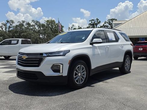 Used 2023 Chevrolet Traverse LT FWD image 9