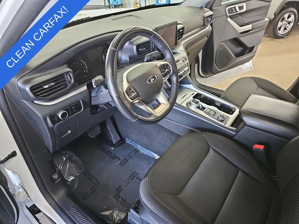 Used 2023 Ford Explorer XLT AWD/4WD image 17