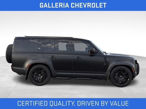 Used 2023 Land Rover Defender 130 SE AWD/4WD image 2