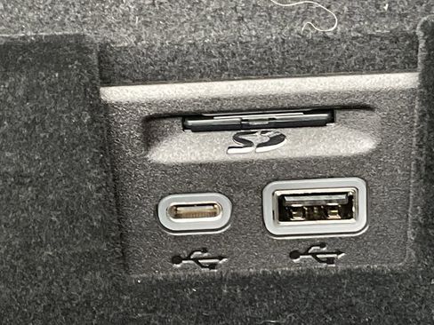 Certified 2023 Cadillac XT6 Premium Luxury w/ LPO, Floor Liner Package image 28