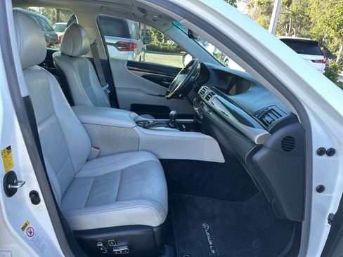 Used 2014 Lexus LS 460 w/ Comfort Package image 17