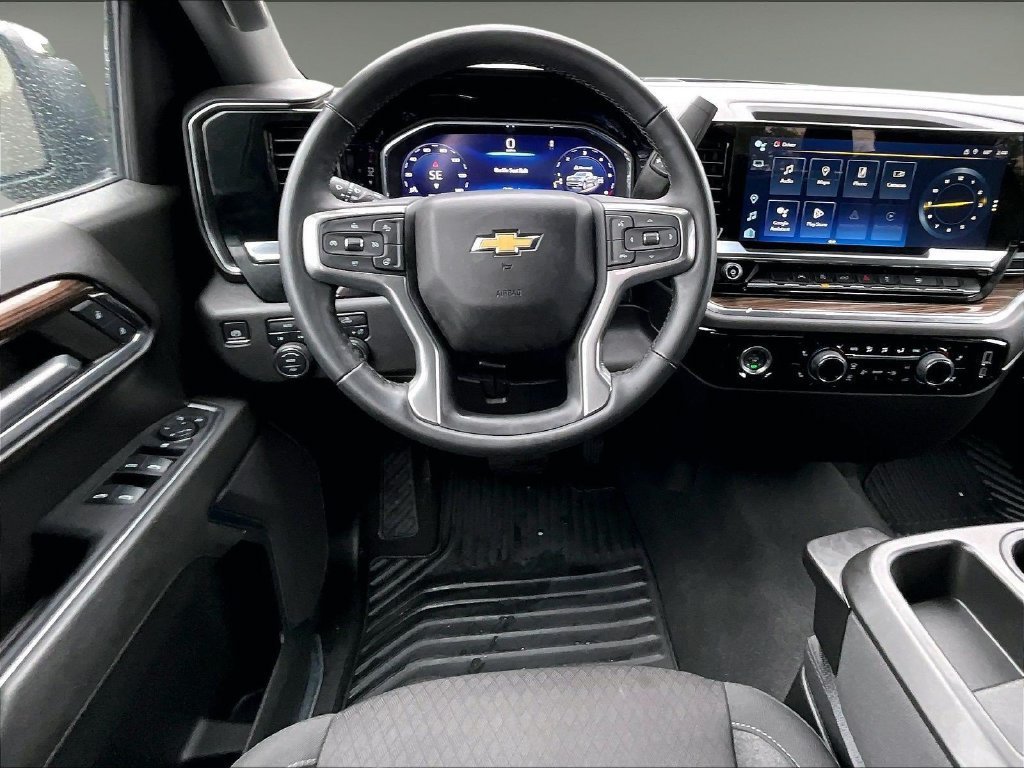 Used 2024 Chevrolet Silverado 1500 LT AWD/4WD image 17