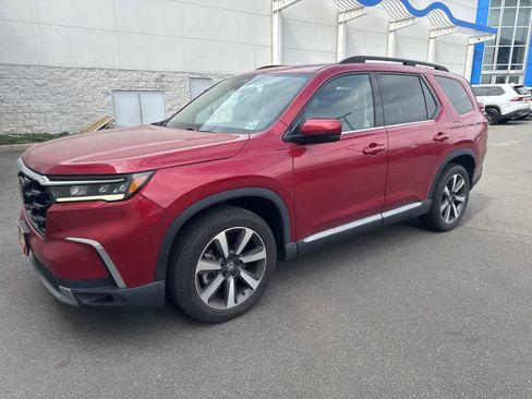Used 2023 Honda Pilot Touring image 7