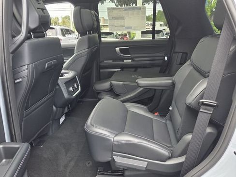 New 2026 Ford Expedition Platinum w/ Stealth Appearance Package AWD/4WD image 13