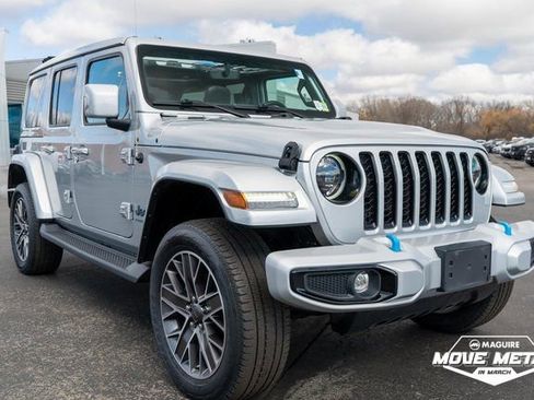 Used 2023 Jeep Wrangler Unlimited Sahara image 4
