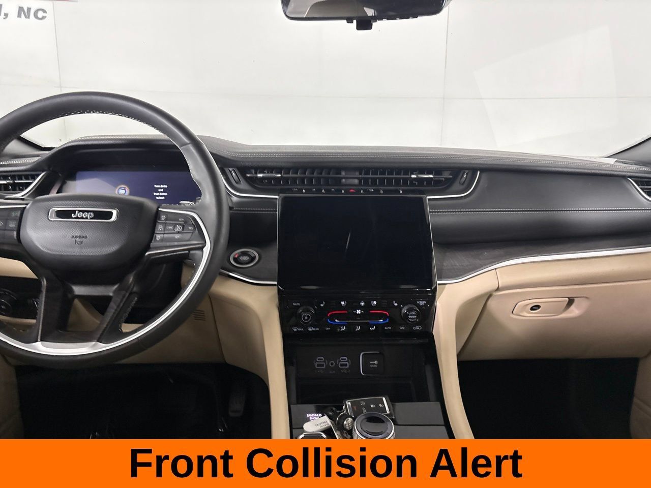 Used 2023 Jeep Grand Cherokee L Limited w/ Luxury Tech Group II AWD/4WD image 25