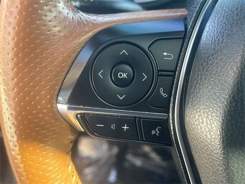Used 2022 Toyota Avalon Limited image 24