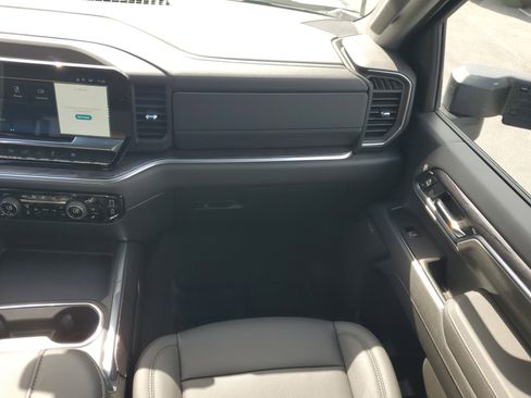 Used 2026 Chevrolet Silverado 3500 LTZ w/ LTZ Premium Package image 17