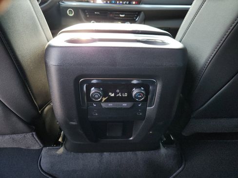 New 2026 Chevrolet Suburban Premier image 12