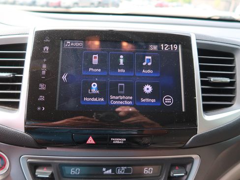 Used 2018 Honda Pilot EX image 10