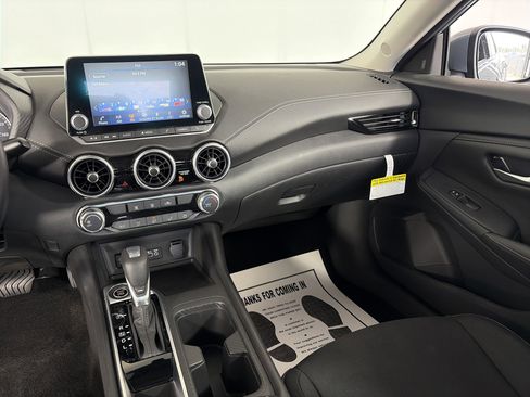 Certified 2025 Nissan Sentra SV FWD image 4
