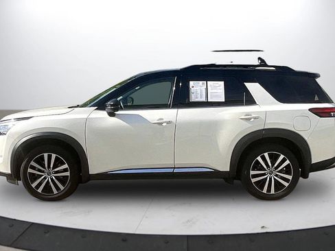 Used 2023 Nissan Pathfinder Platinum AWD/4WD image 6