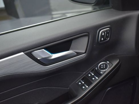 Used 2024 Ford Escape Platinum image 7