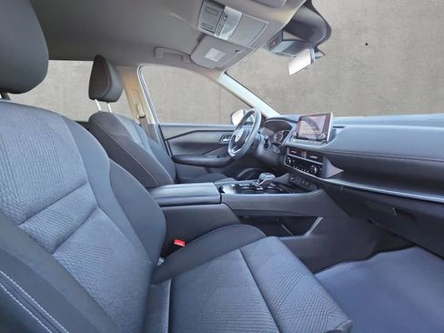 Used 2024 Nissan Rogue SV image 24