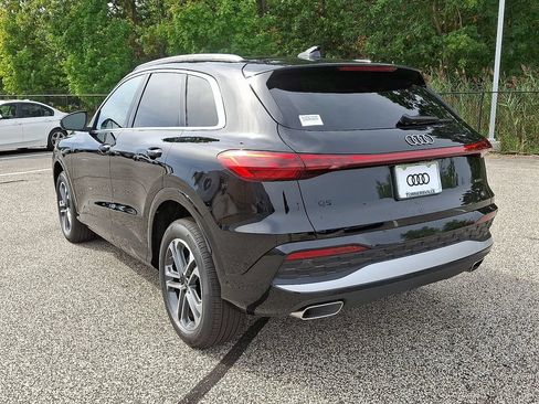 Used 2025 Audi Q5 Premium w/ Convenience Package AWD/4WD image 3