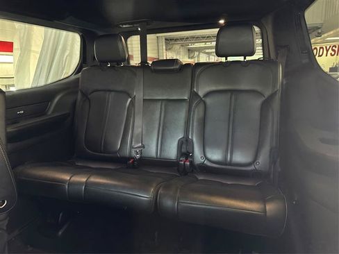 Used 2024 Jeep Wagoneer Series III AWD/4WD image 40