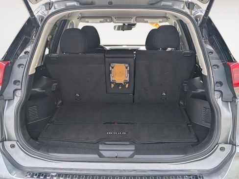 Used 2019 Nissan Rogue SV w/ Premium Package AWD/4WD image 32