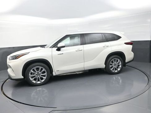Used 2021 Toyota Highlander Limited AWD/4WD image 38