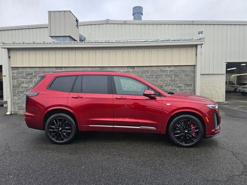 Certified 2024 Cadillac XT6 Sport w/ Technology Package image 9
