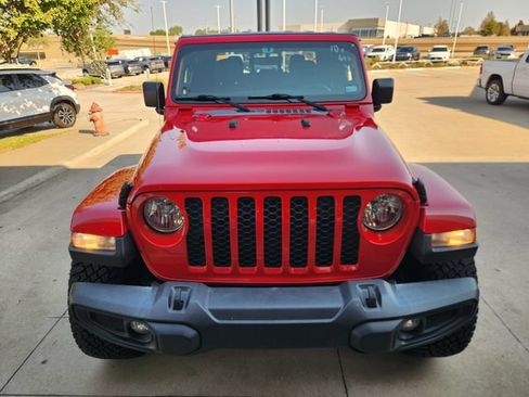 Used 2023 Jeep Gladiator Mojave AWD/4WD image 2