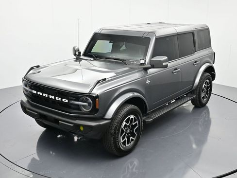 Used 2024 Ford Bronco Outer Banks image 29