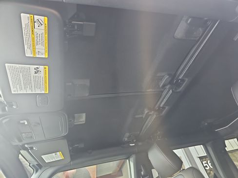 Used 2025 Ford Bronco Outer Banks w/ Sasquatch Package image 32