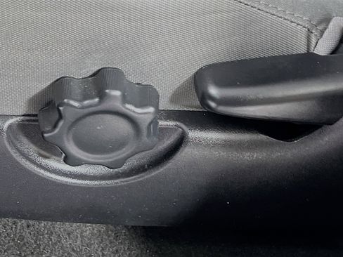 Used 2018 Toyota Tacoma SR5 image 16