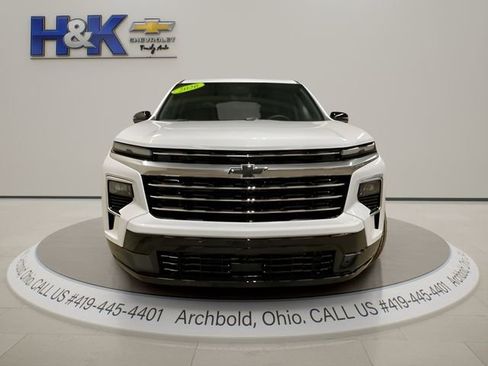New 2026 Chevrolet Traverse High Country FWD image 2