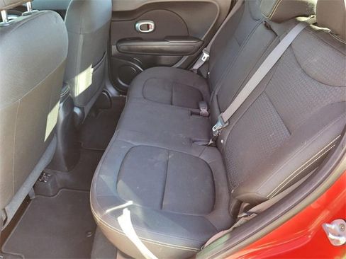 Used 2016 Kia Soul + image 17
