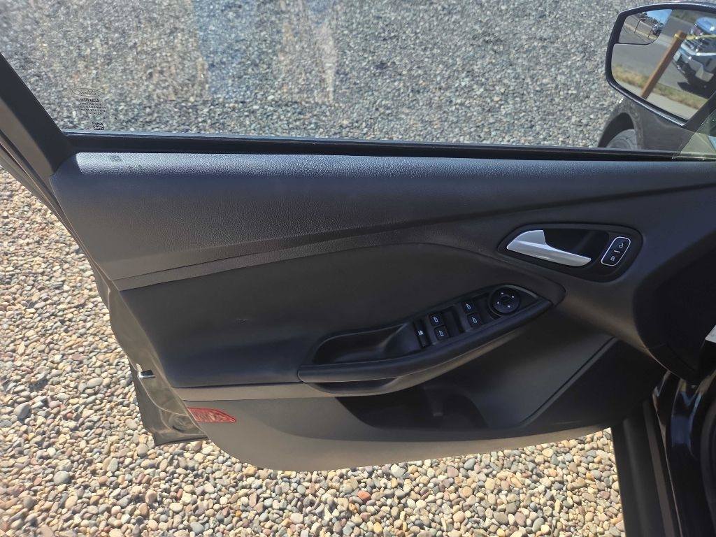 Used 2015 Ford Focus SE FWD image 10