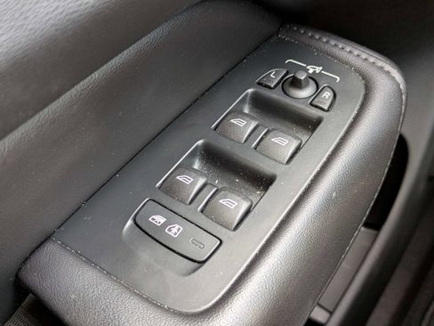 Used 2023 Volvo XC60 B5 Plus w/ Climate Package image 23