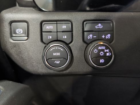 Used 2024 Chevrolet Silverado 2500 LT w/ Convenience Package AWD/4WD image 10