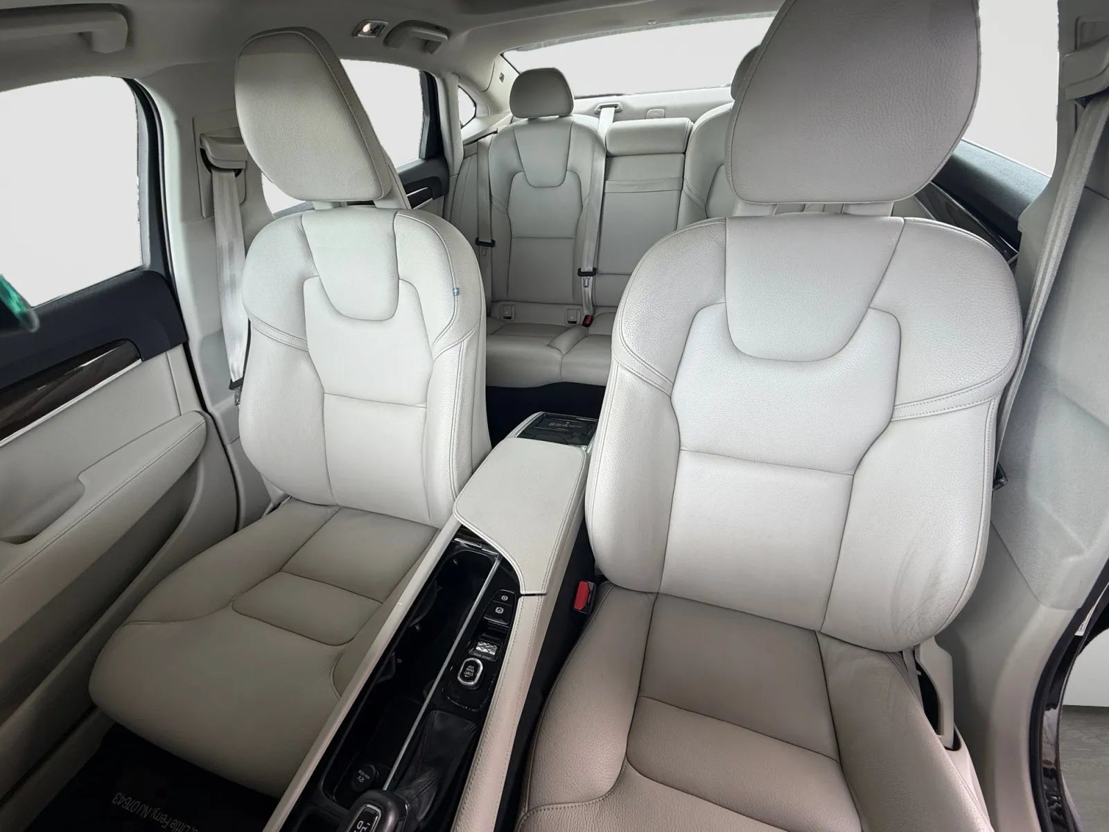 Used 2018 Volvo S90 T6 Momentum w/ Convenience Package AWD/4WD image 13