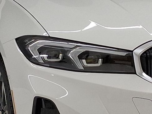 New 2026 BMW 330i Sedan w/ Convenience Package RWD image 9
