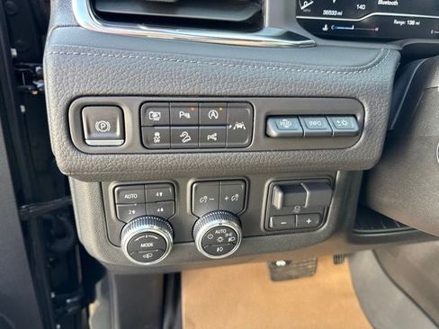 Used 2024 GMC Yukon XL Denali w/ Advanced Technology Package AWD/4WD image 20