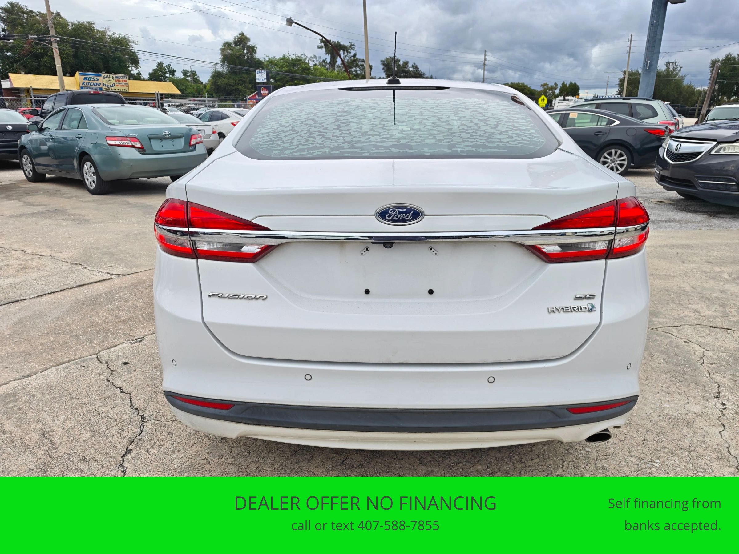 Used 2017 Ford Fusion SE FWD image 4