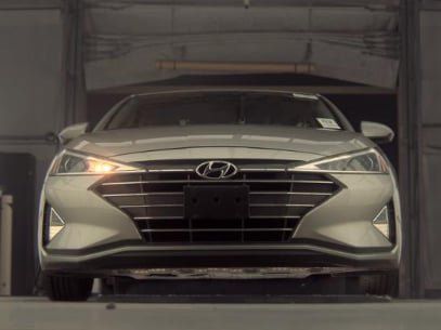 Used 2020 Hyundai Elantra SE FWD image 3