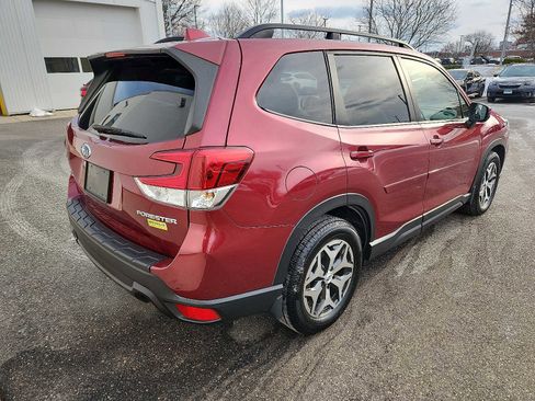 Used 2021 Subaru Forester Premium image 6