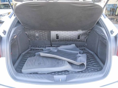 Used 2021 Toyota C-HR XLE FWD image 25