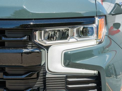 Used 2026 Chevrolet Silverado 1500 LT Trail Boss w/ LT Trail Boss Premium Package AWD/4WD image 17