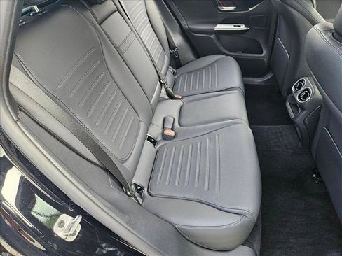 Used 2026 Mercedes-Benz GLC 300 image 18