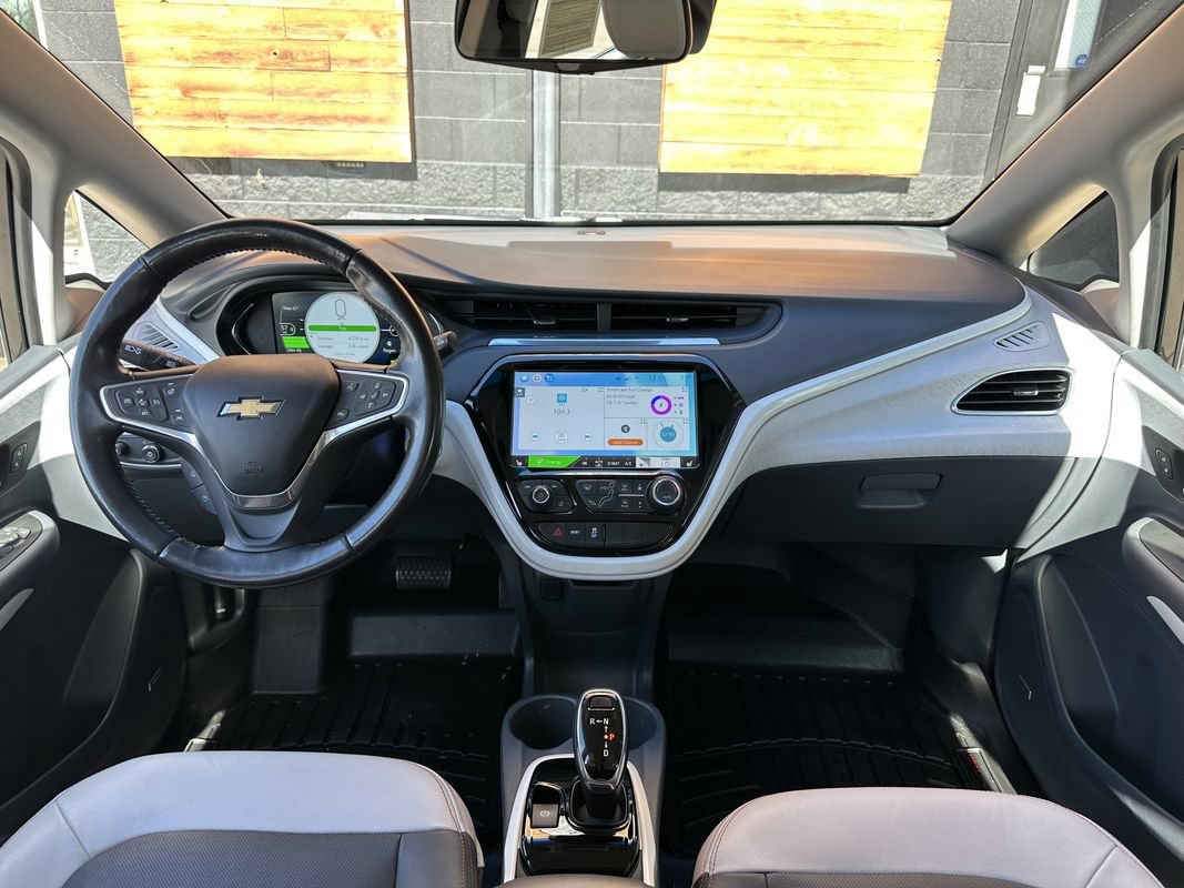 Used 2019 Chevrolet Bolt Premier w/ Infotainment Package FWD image 22