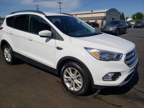 Used 2018 Ford Escape SE AWD/4WD image 2