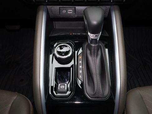 Used 2024 Chevrolet Colorado ZR2 w/ ZR2 Convenience Package III image 29