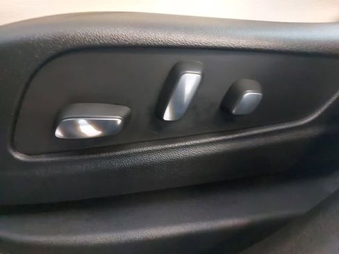 Used 2025 Cadillac XT6 Sport w/ LPO, Floor Liner Package image 30