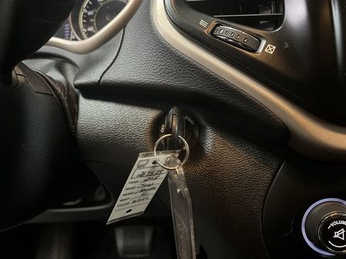 Used 2018 Jeep Cherokee Latitude w/ Safety Group AWD/4WD image 16