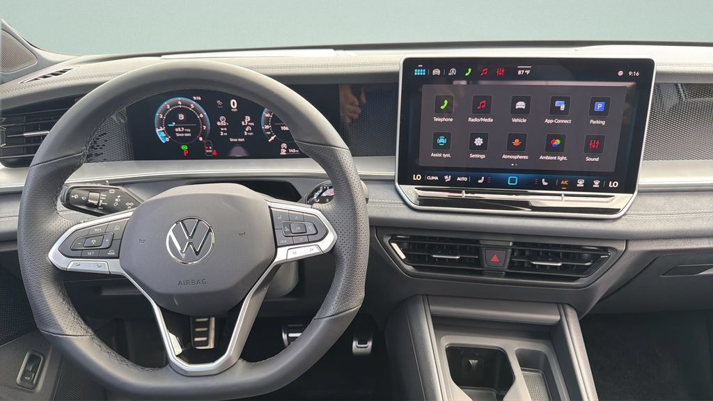New 2026 Volkswagen Tiguan SE R-Line FWD image 18