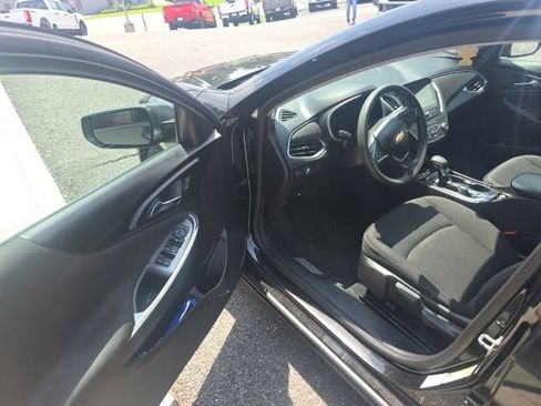 Used 2021 Chevrolet Malibu LS w/ LPO, Convenience Package 1 FWD image 3
