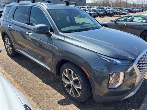 Used 2022 Hyundai Palisade SEL w/ Convenience Package image 3