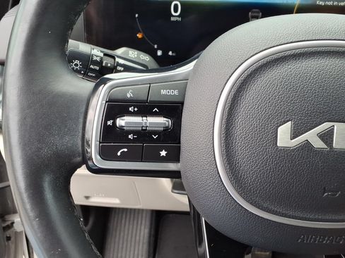 Used 2022 Kia Carnival SX Prestige FWD image 37